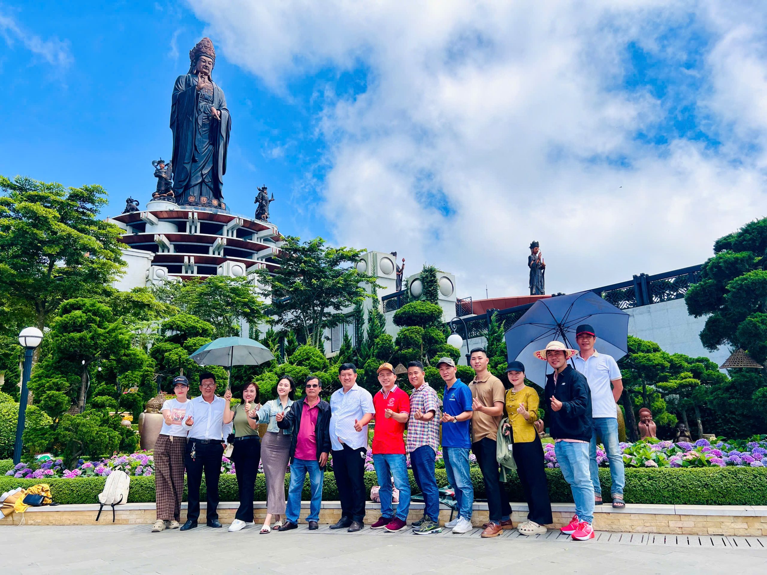 Hoạt động team building